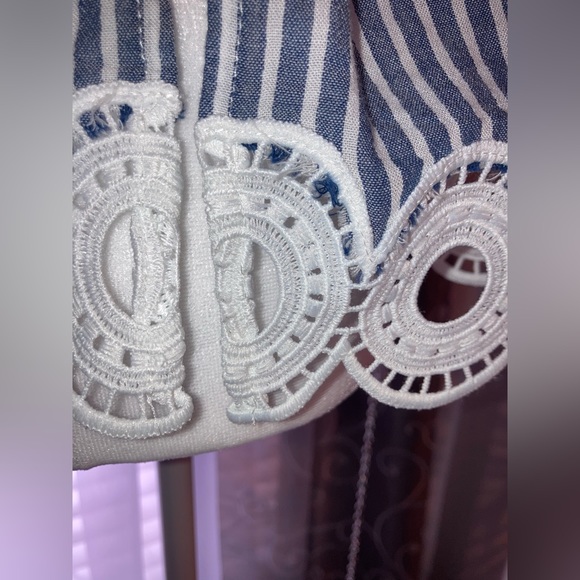 Tahari Blue and White Striped Women’s Cold shoulder Blouse Sz 0 - Picture 9 of 14